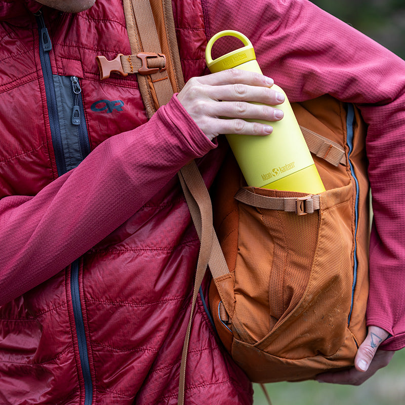 20oz-rise-classic-with-arch-loop-cap-o9 20oz_rise_classic_insulated_bottle_acacia_backpack_square.jpg