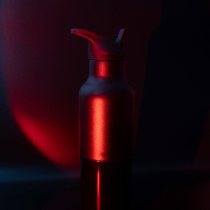 20oz-rise-classic-may-the-4th-i9 20oz_rise_classic_may_the_fourth_starwars_black_bottle_redglow_square.jpg