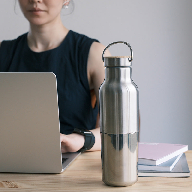 20oz-rise-reflect-with-bamboo-cap-x8 20oz_rise_reflect_desk_laptop_square.jpg