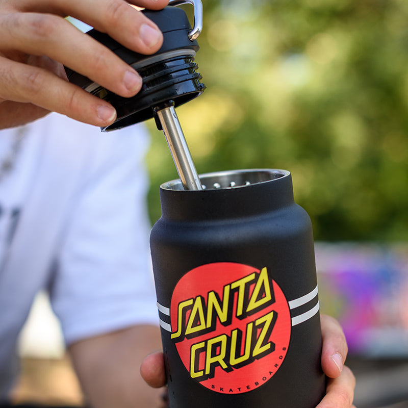 32oz-tkwide-with-twist-cap-santa-cruz-m9 32oz_tkwide_twist_water_bottle_santacruz_dot_lidoff_square.jpg