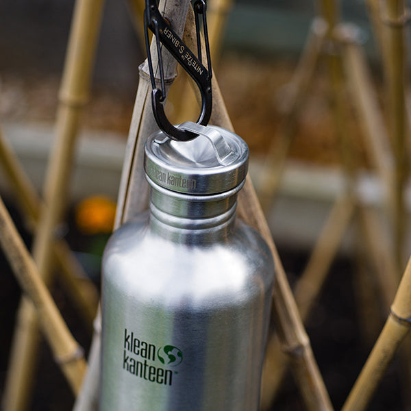 classic-steel-loop-cap-q7 40oz_bottle_steel_loop_cap_lifestyle.jpg