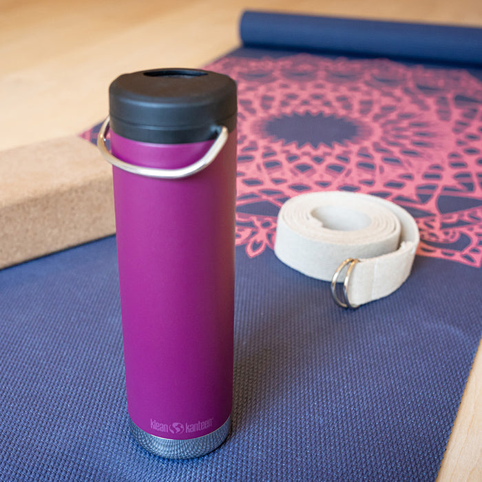tkwide-twist-cap-with-straw-kit-u8 K20TKWPT-PP-T-TWIST-yoga_bottle_closed_lifestyle_a5ac6535-9c60-42bb-86fe-b94b5cef2b68.jpg