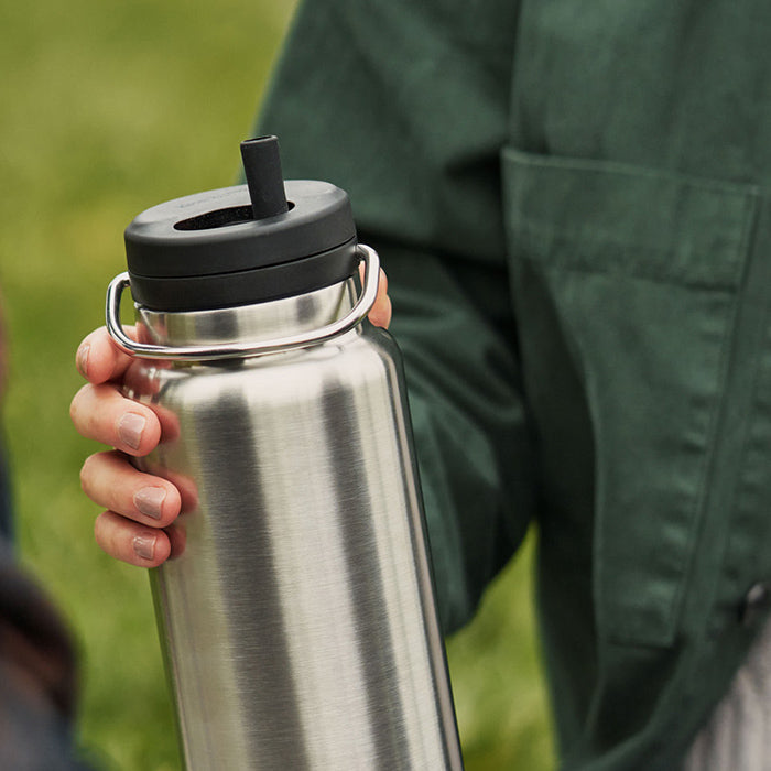 tkwide-twist-cap-with-straw-kit-u8 K32TKWSSL-BS-T-TWIST-32_oz_water_bottle_straw_cap_lifestyle_76e40be3-2488-47fa-afd0-c7d5ba075b15.jpg