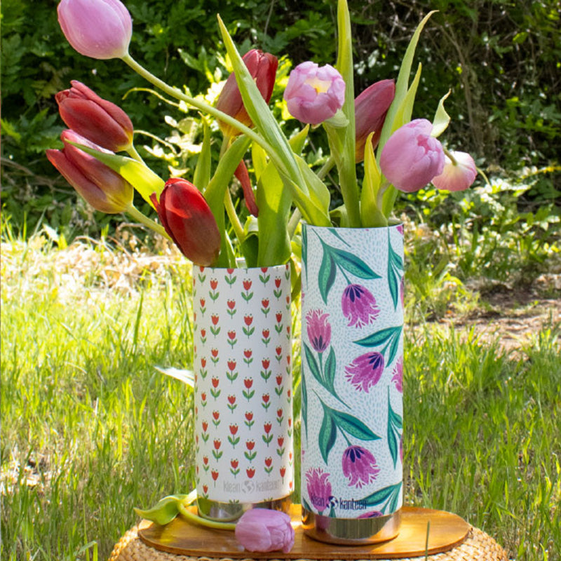 16oz-tkwide-with-cafe-red-tulips-y9 bottles_seasonal_spring_flowers_2_square.jpg