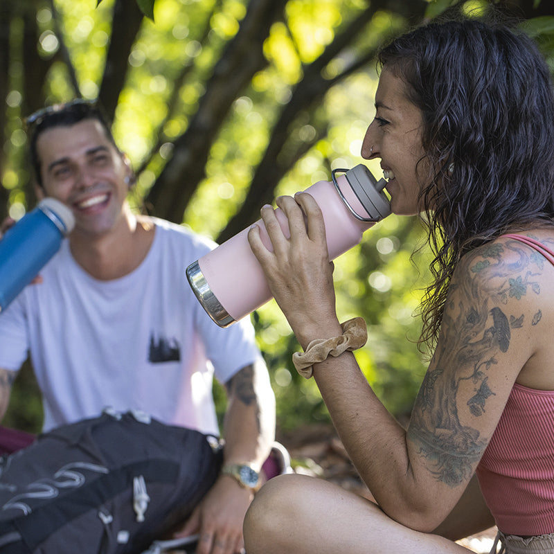 32oz-tkwide-with-twist-cap-s6 tkwide_32oz_insulated_bottle_twist_costarica_couple_drink_square.jpg